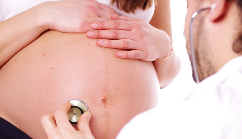 Eileiterschwangerschaft – Anzeichen, Symptome, Ursache & Risiko